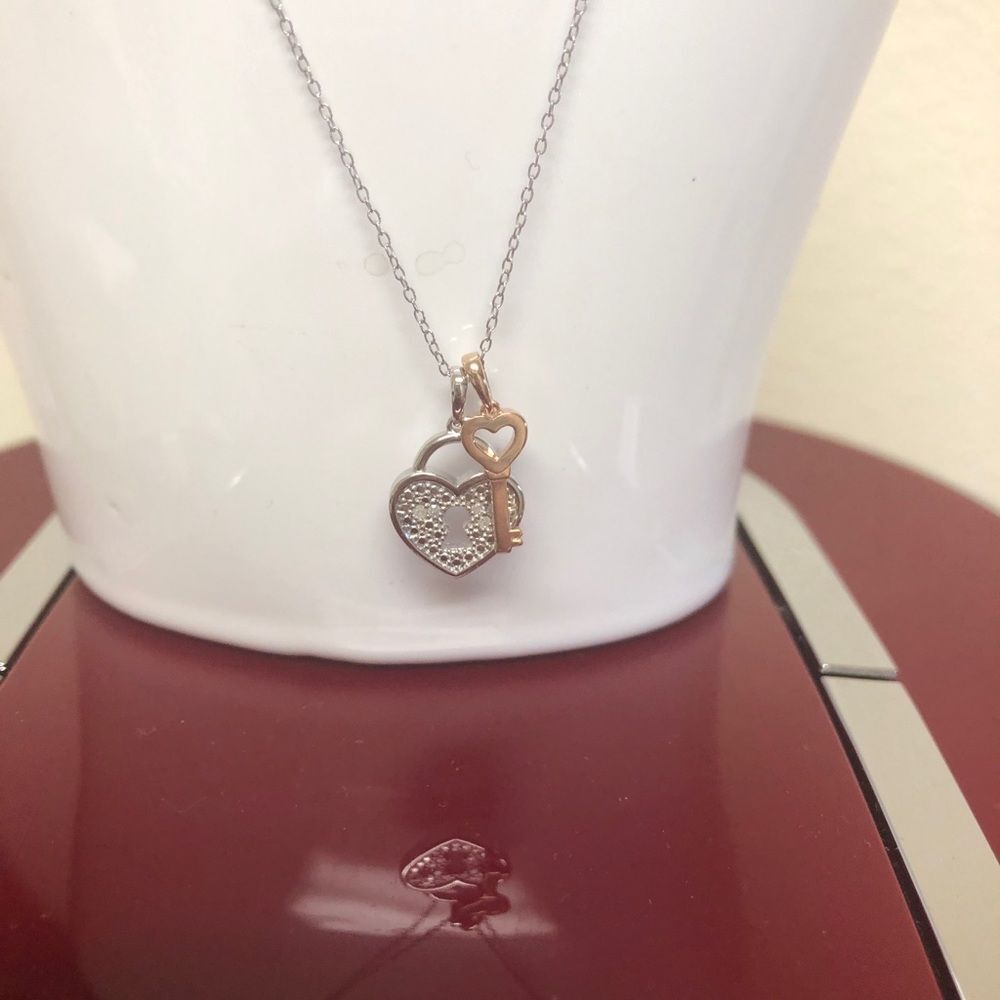 Gorgeous Pendant